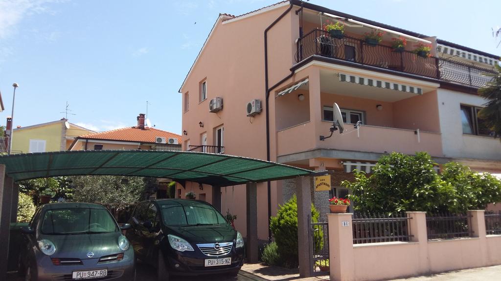 Apartments Merlin Novigrad Istria Esterno foto